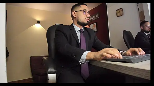 Snapshot of thesexlawyer1 chatting on 12.19.25 thesexlawyer1 online show from 12.19.25