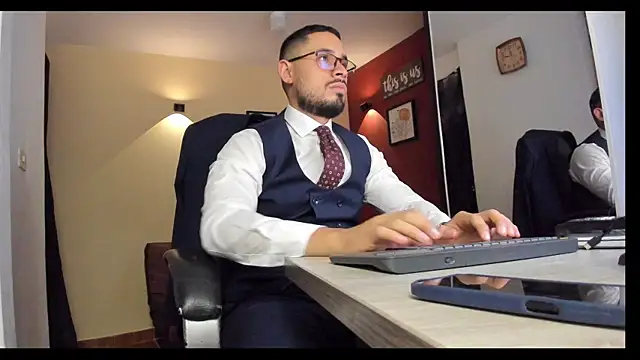Snapshot of thesexlawyer1 chatting on 12.20.25 thesexlawyer1 online show from 12.20.25