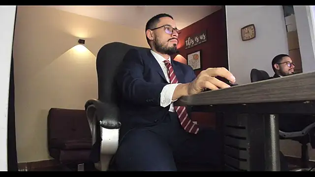 Snapshot of thesexlawyer1 chatting on 01.13.26 thesexlawyer1 online show from 01.13.26