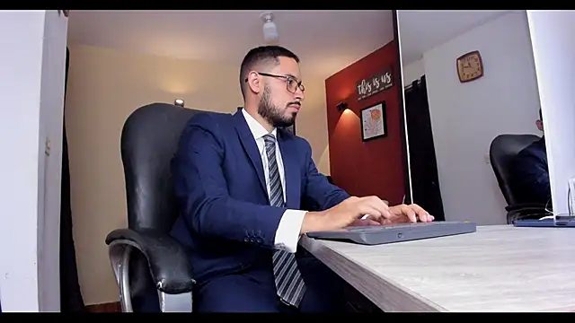 Snapshot of thesexlawyer1 chatting on 02.19.26 thesexlawyer1 online show from 02.19.26