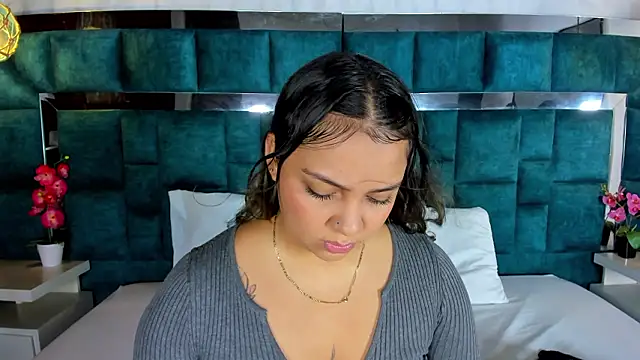 Snapshot of Abril_Gomez06 chatting on 03.18.26 Abril Gomez06 online show from 03.18.26