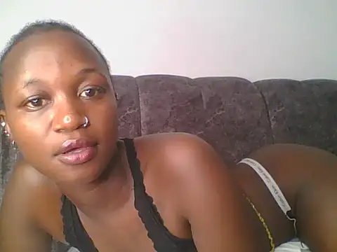 Snapshot of MissLilly1 chatting on 12.04.24 MissLilly1 online show from 12.04.24