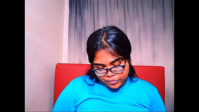 Snapshot of Indian_Lola00 chatting on 10.02.25 Indian Lola00 online show from 10.02.25