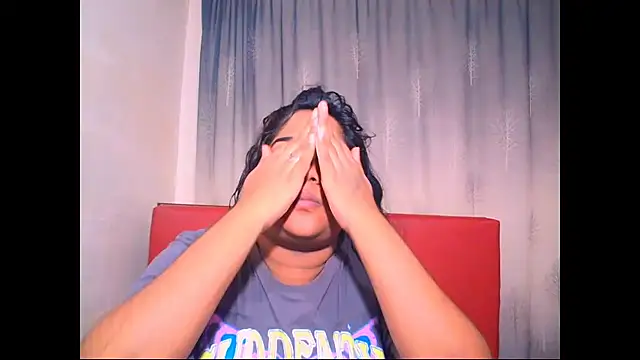 Snapshot of Indian_Lola00 chatting on 10.12.25 Indian Lola00 online show from 10.12.25