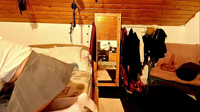 Hot Colettte online show from 10.22.25