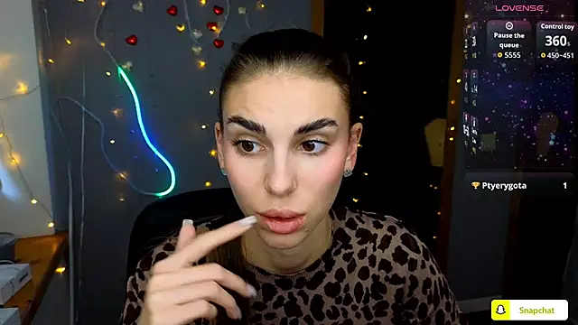 EmmyGreans online show from 09.29.25