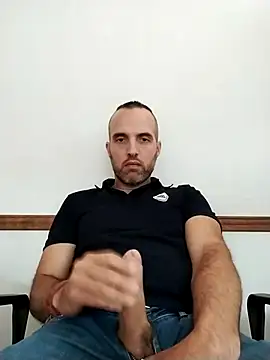 Snapshot of leon3875 chatting on 01.06.25 leon3875 online show from 01.06.25