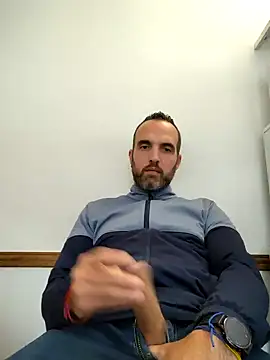 Snapshot of leon3875 chatting on 03.05.25 leon3875 online show from 03.05.25