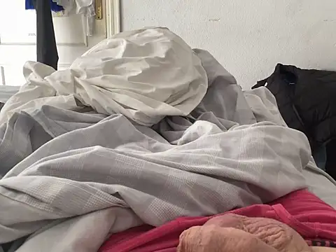 Snapshot of Bossinmidd12 chatting on 11.18.25 Bossinmidd12 online show from 11.18.25