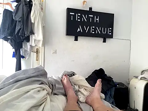 Snapshot of Bossinmidd12 chatting on 11.22.25 Bossinmidd12 online show from 11.22.25