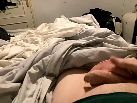 Snapshot of Bossinmidd12 chatting on 12.14.25 Bossinmidd12 online show from 12.14.25