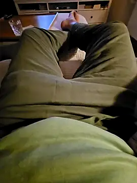 Snapshot of BigPassion89 chatting on 12.16.25 BigPassion89 online show from 12.16.25