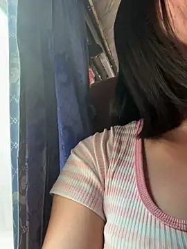Snapshot of May-Squirt chatting on 01.21.25 May-Squirt online show from 01.21.25