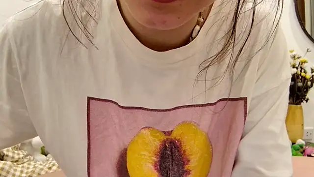 Snapshot of sun_place chatting on 11.04.25 sun place online show from 11.04.25