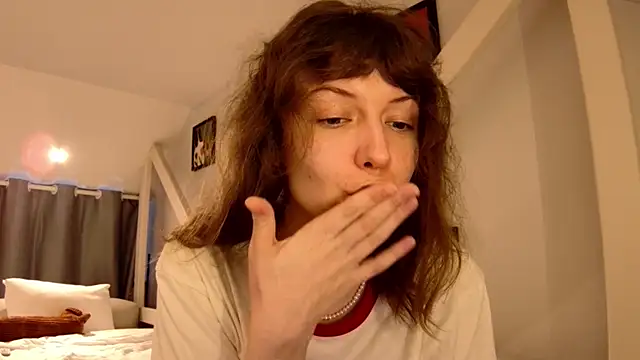 Snapshot of sun_place chatting on 12.14.25 sun place online show from 12.14.25