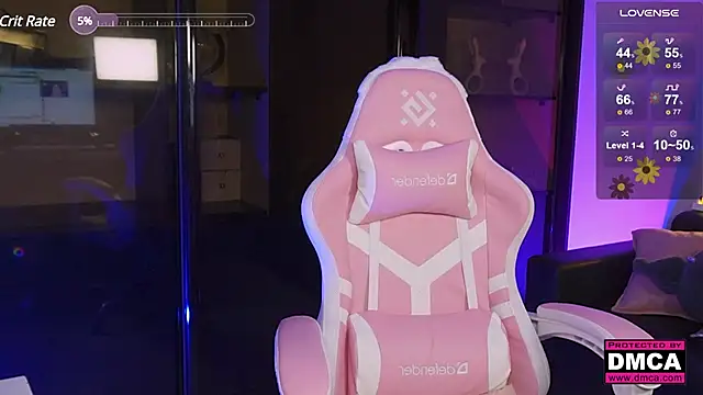 Triss Moon online show from 02.28.25