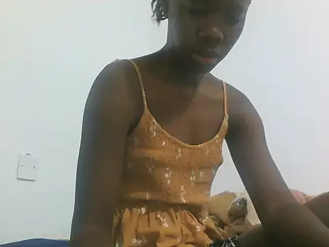 Snapshot of hey_its_andreana chatting on 06.12.26 hey its andreana online show from 06.12.26