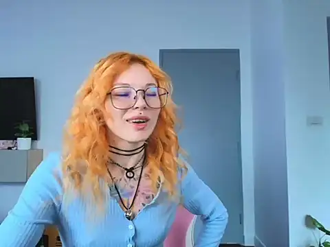 Snapshot of juicyshow_ chatting on 09.16.25 juicyshow online show from 09.16.25