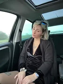 Snapshot of sexy_blondie92 chatting on 02.01.25 sexy blondie92 online show from 02.01.25