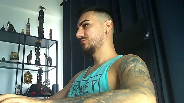 Snapshot of AndrewBanner chatting on 03.14.25 AndrewBanner online show from 03.14.25