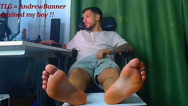 Snapshot of AndrewBanner chatting on 08.07.26 AndrewBanner online show from 08.07.26