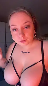 Snapshot of chloetarducci chatting on 02.08.26 chloetarducci online show from 02.08.26