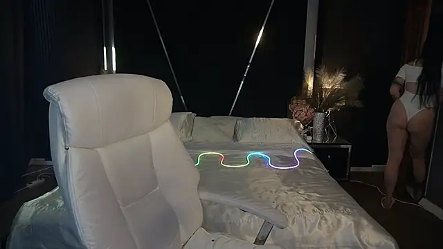 AmberDismond online show from 11.12.25