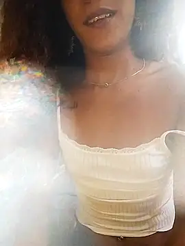 Snapshot of juliaabednur chatting on 02.19.26 juliaabednur online show from 02.19.26