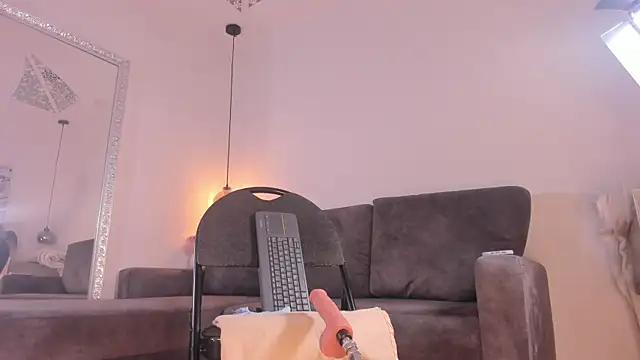 Isabella francoo online show from 09.15.25