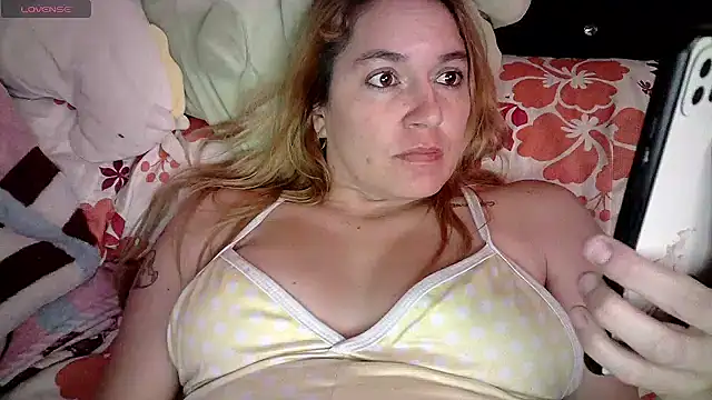 Snapshot of Izury_Blondee chatting on 02.11.25 Izury Blondee online show from 02.11.25