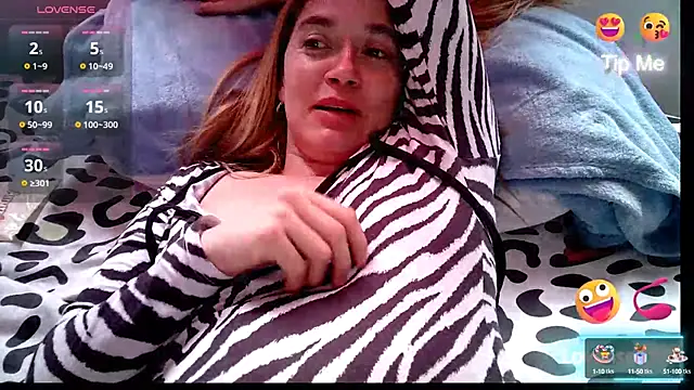 Snapshot of Izury_Blondee chatting on 03.09.25 Izury Blondee online show from 03.09.25