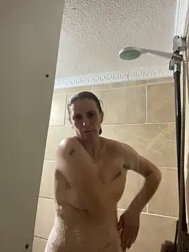 Snapshot of WreckedCrop chatting on 01.09.25 WreckedCrop online show from 01.09.25