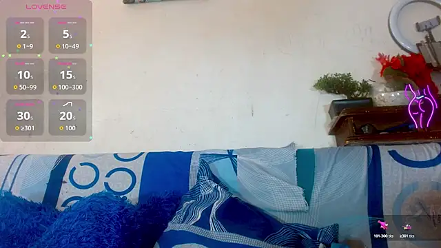 Eva Hoot online show from 04.21.26