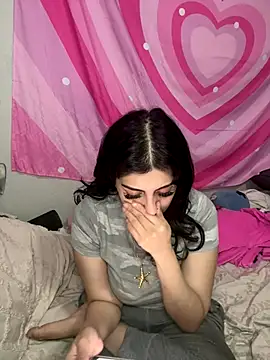 Snapshot of ThickerThanYoBitch chatting on 09.27.25 ThickerThanYoBitch online show from 09.27.25