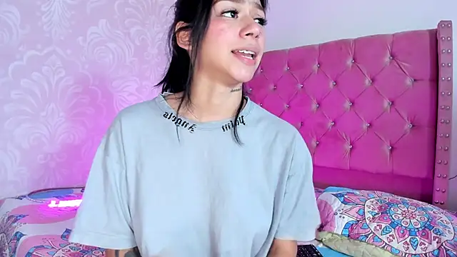 KittyNicolle online show from 12.07.24