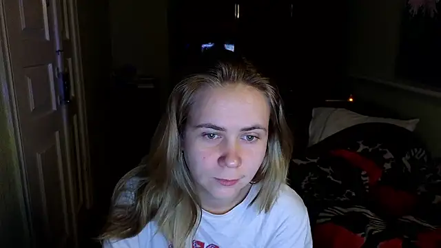 Snapshot of Riley_Roo chatting on 12.12.24 Riley Roo online show from 12.12.24