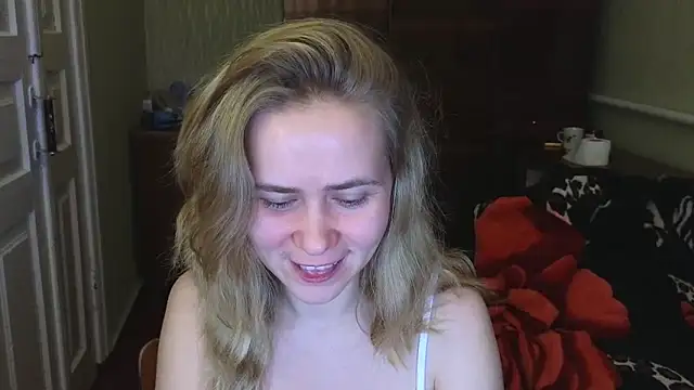 Snapshot of Riley_Roo chatting on 12.14.24 Riley Roo online show from 12.14.24