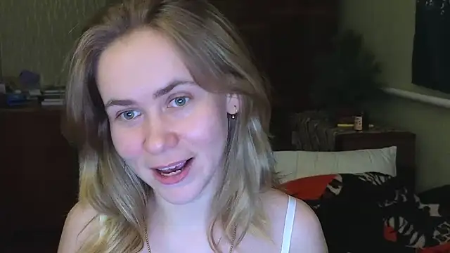 Snapshot of Riley_Roo chatting on 12.15.24 Riley Roo online show from 12.15.24