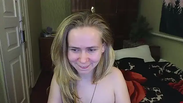 Snapshot of Riley_Roo chatting on 12.24.24 Riley Roo online show from 12.24.24