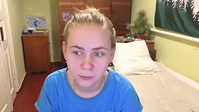 Snapshot of Riley_Roo chatting on 01.11.25 Riley Roo online show from 01.11.25