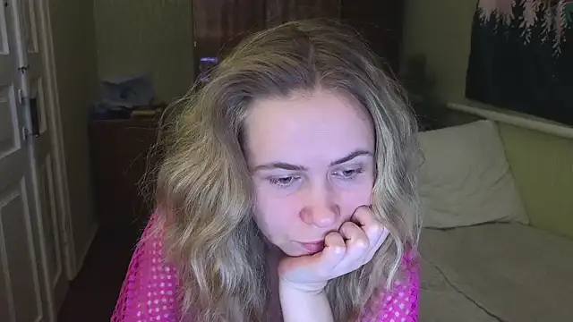 Snapshot of Riley_Roo chatting on 01.20.25 Riley Roo online show from 01.20.25