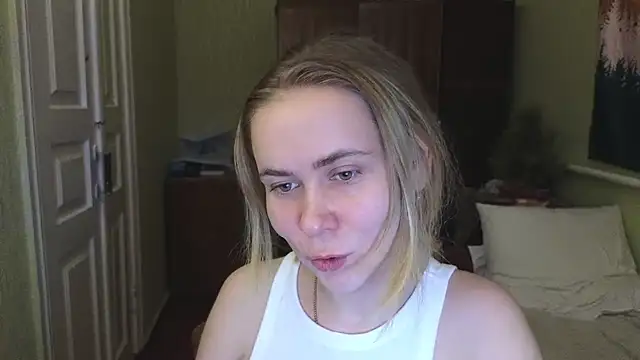 Snapshot of Riley_Roo chatting on 01.30.25 Riley Roo online show from 01.30.25