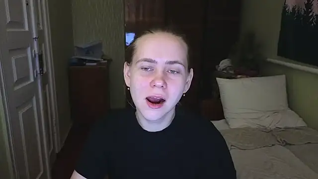 Snapshot of Riley_Roo chatting on 01.31.25 Riley Roo online show from 01.31.25