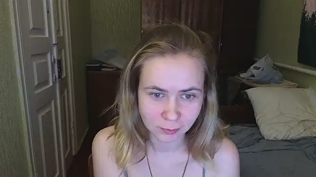 Snapshot of Riley_Roo chatting on 02.09.25 Riley Roo online show from 02.09.25