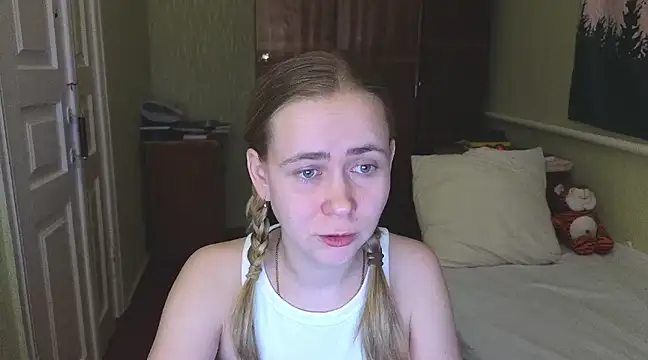 Snapshot of Riley_Roo chatting on 02.14.25 Riley Roo online show from 02.14.25