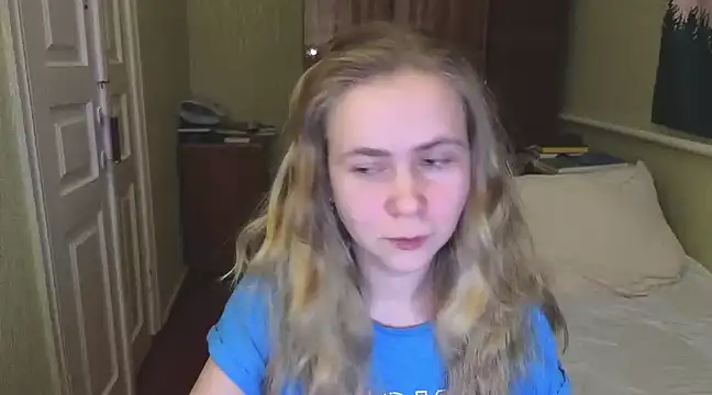 Snapshot of Riley_Roo chatting on 02.15.25 Riley Roo online show from 02.15.25