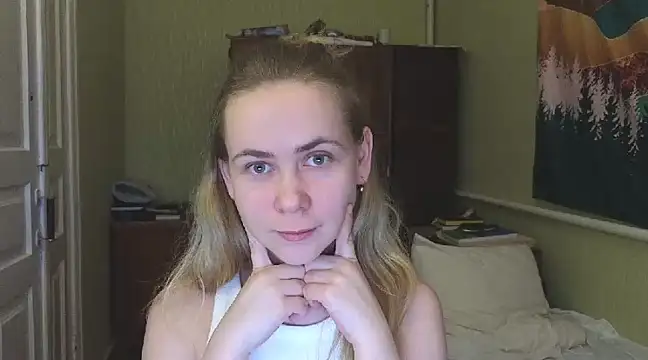 Snapshot of Riley_Roo chatting on 02.18.25 Riley Roo online show from 02.18.25