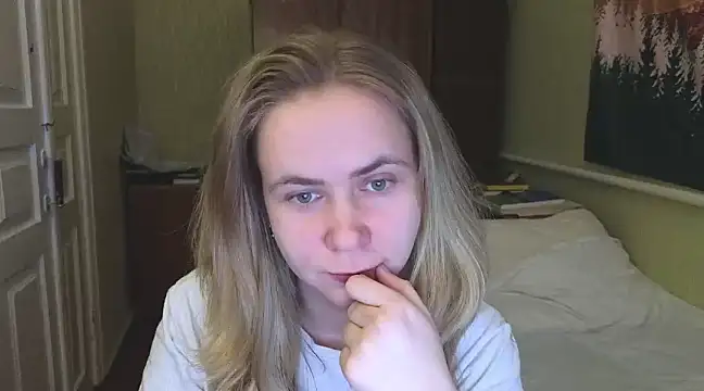 Snapshot of Riley_Roo chatting on 02.19.25 Riley Roo online show from 02.19.25