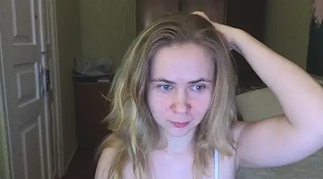 Snapshot of Riley_Roo chatting on 02.22.25 Riley Roo online show from 02.22.25