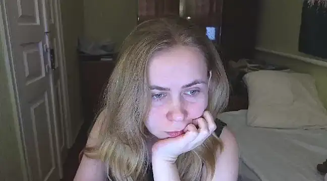 Snapshot of Riley_Roo chatting on 02.23.25 Riley Roo online show from 02.23.25